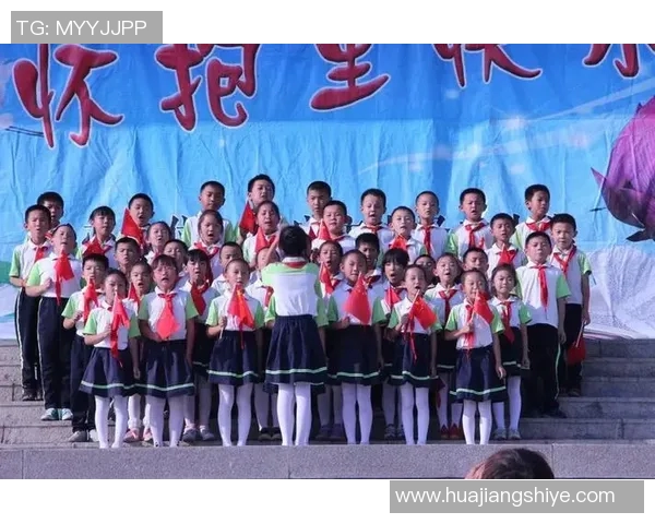 俄罗斯足球明星向祖国致敬展现无畏精神与团结力量 俄罗斯足球明星向祖国致敬展现无畏精神与团结力量