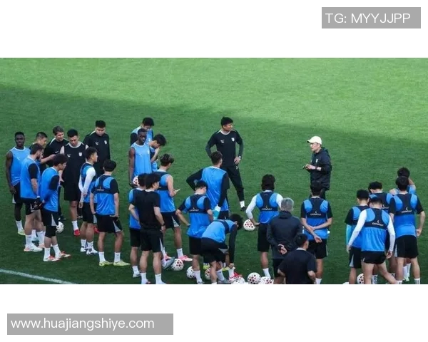 各大足球明星抵达新赛季集训营引发球迷热烈欢迎盛况 各大足球明星抵达新赛季集训营引发球迷热烈欢迎盛况